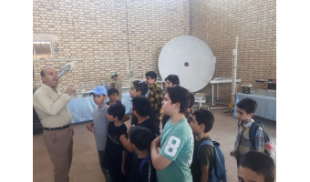 بازدید دانش‌آموزان کانون فرهنگی هنری اباصالح کاشان از فیزیک‌سرای دانشگاه